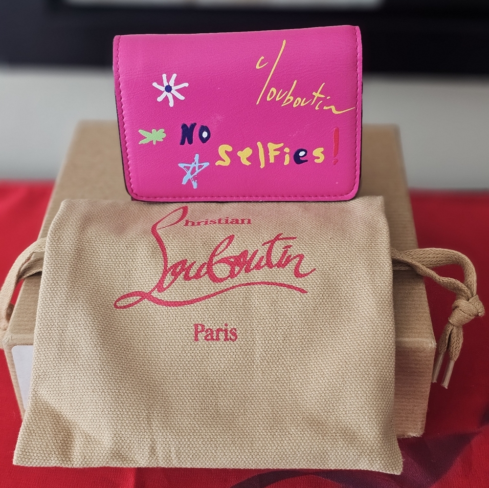 💯AUTHENTIC CHRISTIAN LOUBOUTIN NO SELFIES WALLET